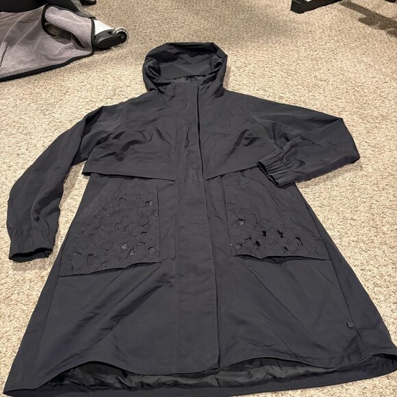 lululemon Enchanted Forest Rain Jacket Sz 4. - Picture 1 of 3